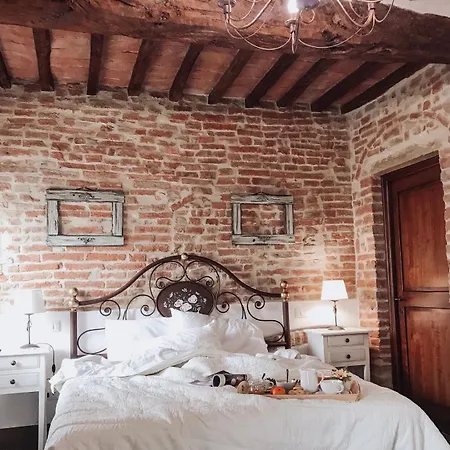 Oda ve Kahvaltı Antica Torre Del Borgo 3*