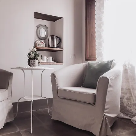 Antica Torre Del Borgo Oda ve Kahvaltı 3*