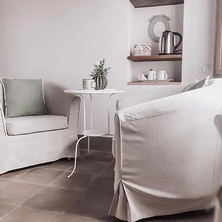 Oda ve Kahvaltı Antica Torre Del Borgo